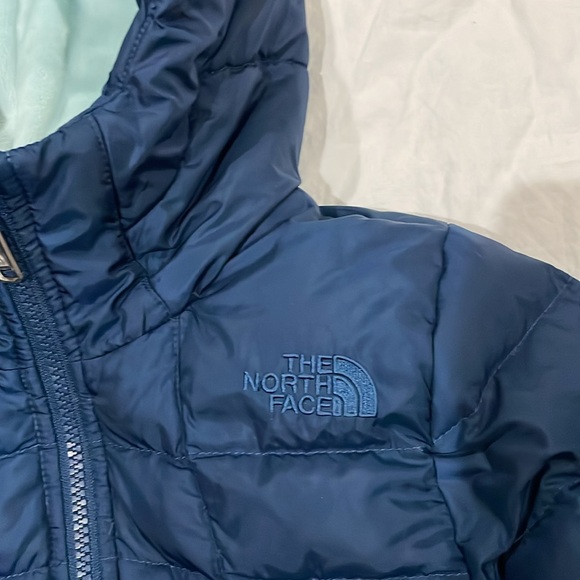 The North Face puffer kids - Picture 3 of 16
